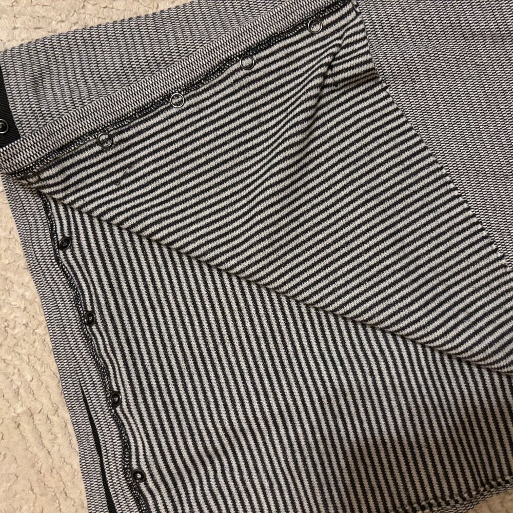 Lululemon Athletica• Vinyasa Gray Scarf Wrap Button Closure